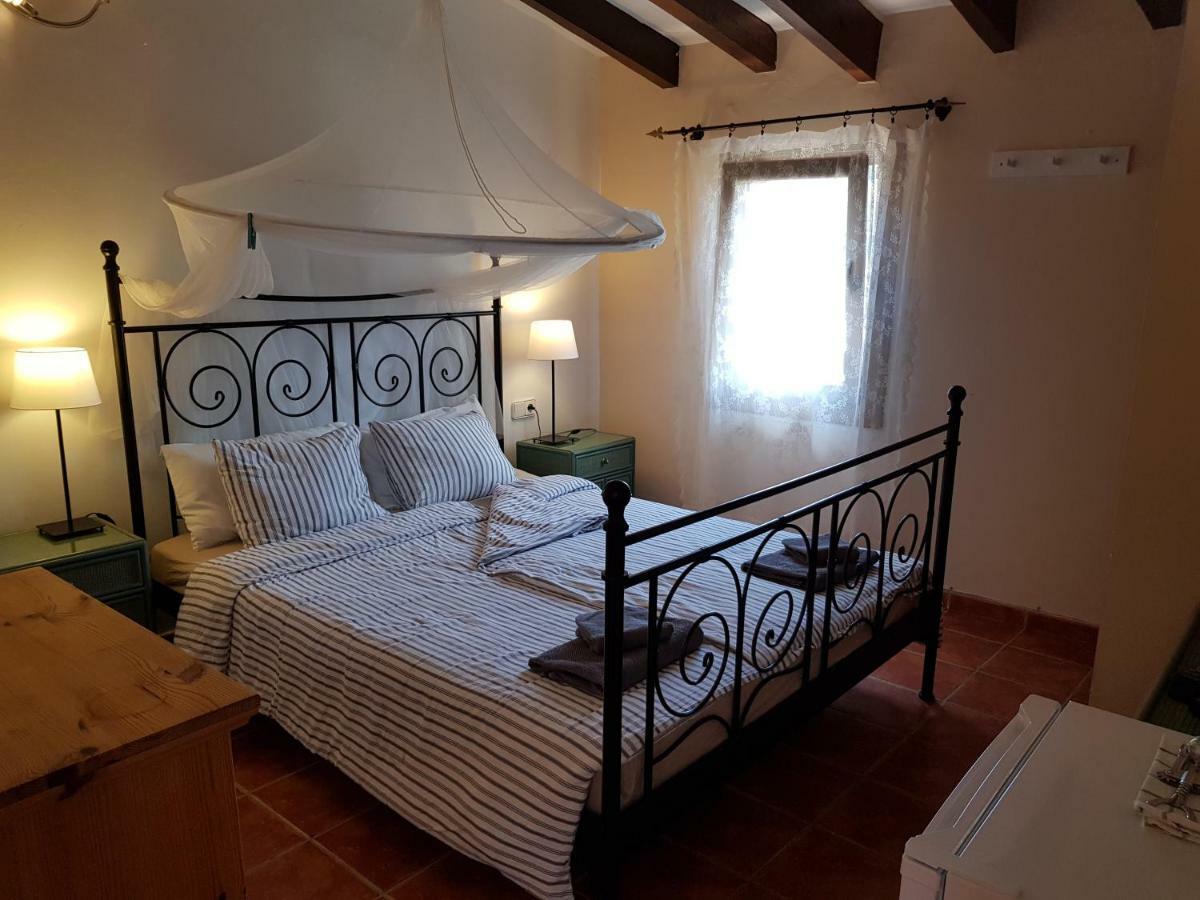 Hotel Finca Caballo Blanco Montuiri  Esterno foto