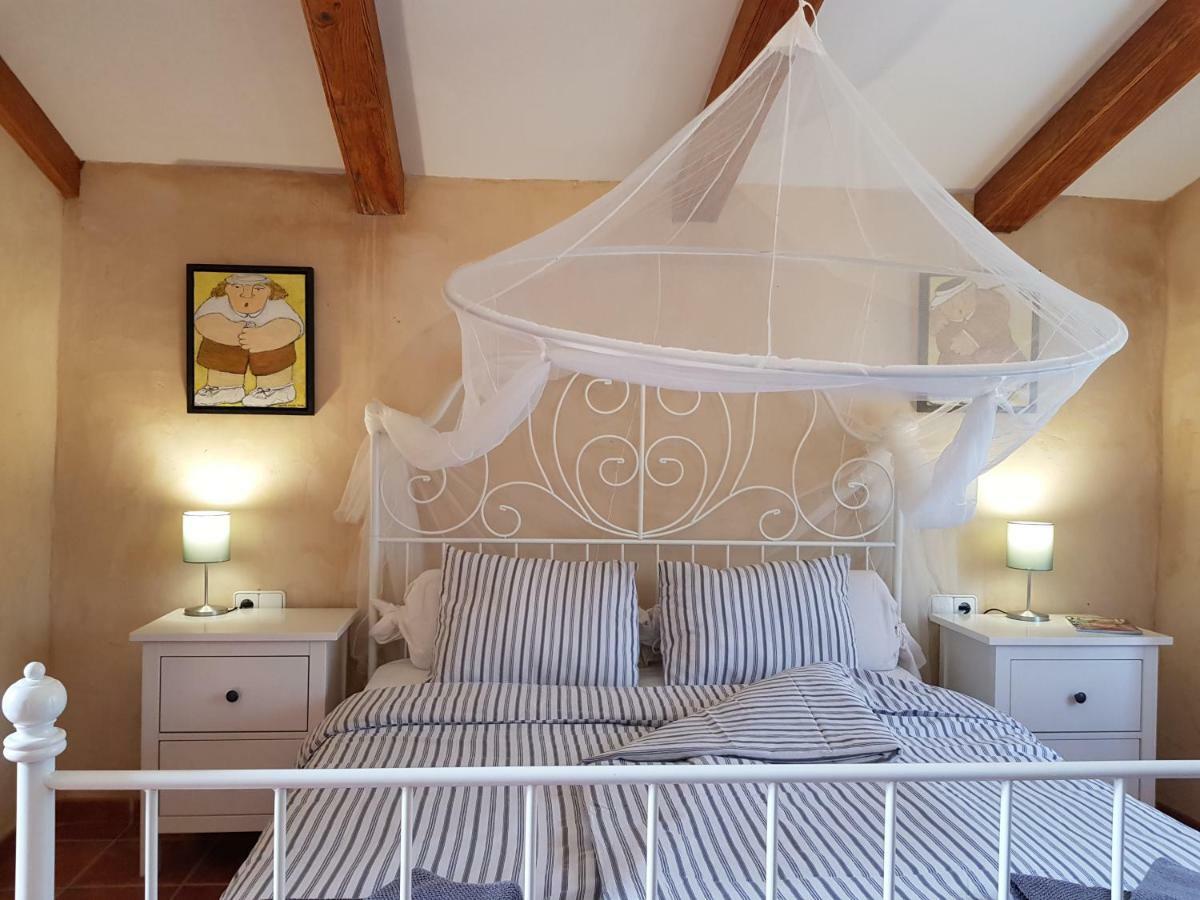 Hotel Finca Caballo Blanco Montuiri  Esterno foto